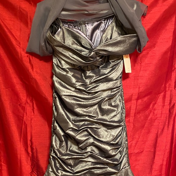 New Formal Gown - Picture 5 of 5